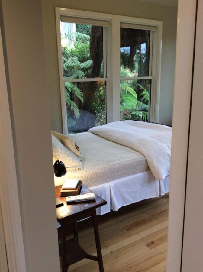 Tiny House In The Sky Hotel Dunedin Bagian luar foto